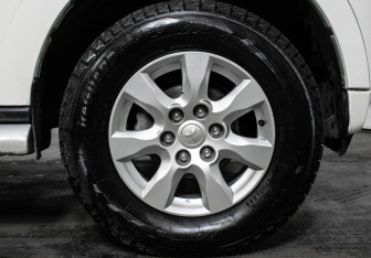 Подержанный автомобиль Mitsubishi Pajero 2019 года (16 фото)