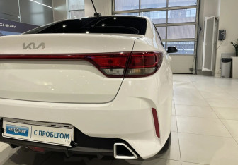 Подержанный автомобиль Kia Rio Sedan 2021 года (8 фото)