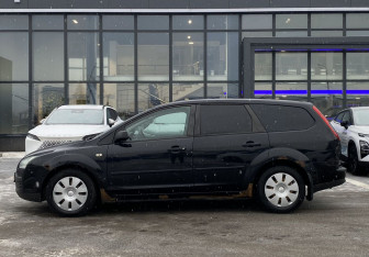 Подержанный автомобиль Ford Focus Wagon 2006 года (8 фото)