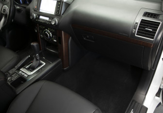 Подержанный автомобиль Toyota Land Cruiser Prado 2016 года (28 фото)