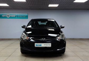 Подержанный автомобиль Hyundai Solaris Sedan 2012 года (2 фото)