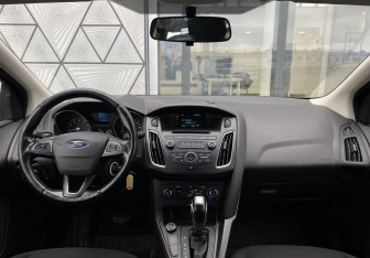 Подержанный автомобиль Ford Focus Wagon 2017 года (10 фото)