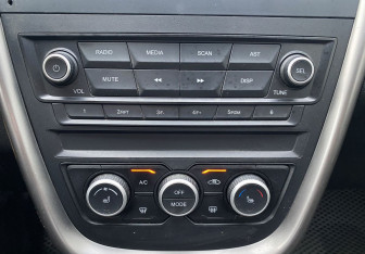 Подержанный автомобиль FAW Besturn X80 2019 года (15 фото)