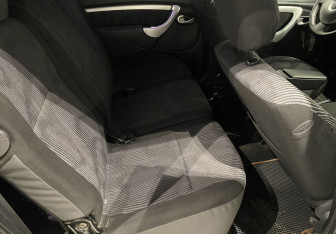 Подержанный автомобиль Dacia Logan Wagon 2009 года (11 фото)