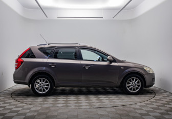 Подержанный автомобиль Kia Ceed Wagon 2008 года (4 фото)