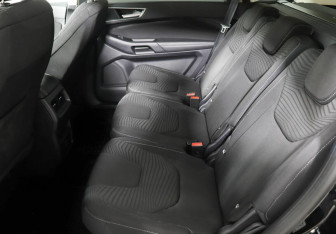 Подержанный автомобиль Ford S-MAX 2015 года (10 фото)