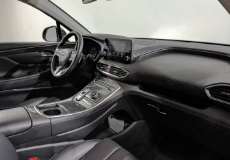 Подержанный автомобиль Hyundai Santa Fe 2022 года (13 фото)