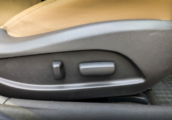 Подержанный автомобиль Hyundai Sonata 2011 года (26 фото)
