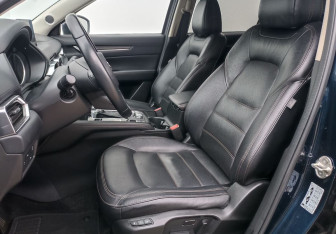 Подержанный автомобиль Mazda CX-5 2021 года (10 фото)