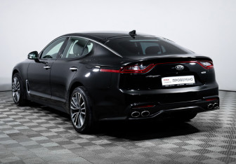 Подержанный автомобиль Kia Stinger 2019 года (7 фото)