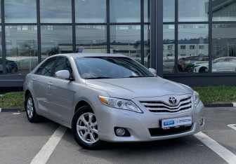 Подержанный автомобиль Toyota Camry Sedan 2011 года (3 фото)