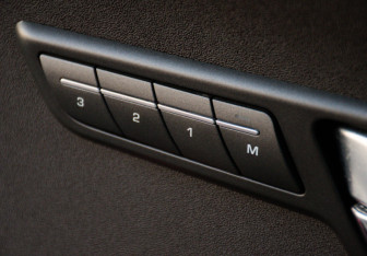 Подержанный автомобиль Land Rover Range Rover Evoque 2013 года (15 фото)