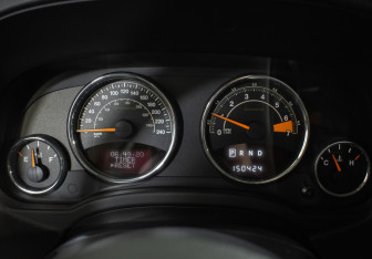 Подержанный автомобиль Jeep Compass 2014 года (12 фото)