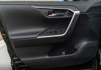 Новый Toyota RAV4 2025 (8 фото)