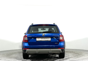 Подержанный автомобиль Skoda Octavia Wagon 2015 года (6 фото)