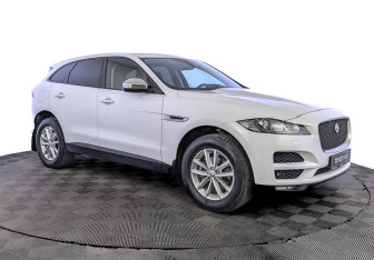 Подержанный автомобиль Jaguar F-Pace 2017 года (3 фото)