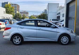 Подержанный автомобиль Hyundai Solaris Sedan 2012 года (4 фото)