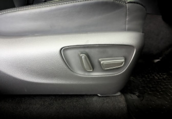 Подержанный автомобиль Toyota Land Cruiser Suv 2022 года (24 фото)