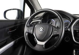 Подержанный автомобиль Suzuki SX4 Hatchback 2014 года (12 фото)