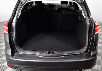 Подержанный автомобиль Ford Focus Wagon 2016 года (12 фото)