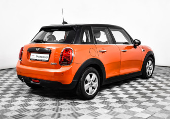 Подержанный автомобиль MINI Hatch 2019 года (5 фото)