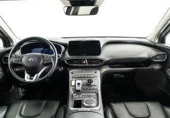 Подержанный автомобиль Hyundai Santa Fe 2022 года (6 фото)