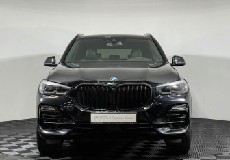 Подержанный автомобиль BMW X5 2020 года (3 фото)