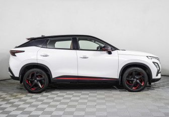 Подержанный автомобиль Omoda C5 2022 года (4 фото)