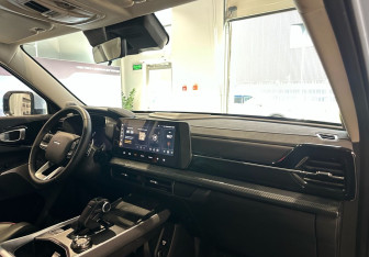 Подержанный автомобиль Haval H3 2024 года (10 фото)