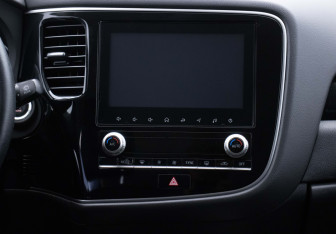 Подержанный автомобиль Mitsubishi Outlander 2021 года (14 фото)