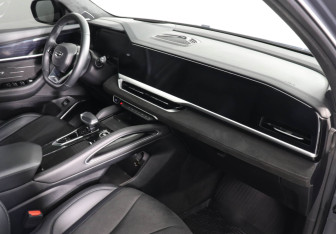 Подержанный автомобиль Geely Monjaro 2024 года (10 фото)