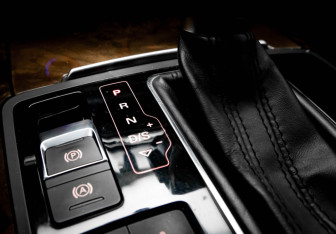 Подержанный автомобиль Audi A6 Sedan 2013 года (20 фото)