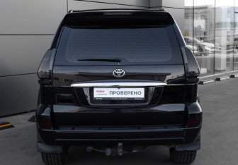 Подержанный автомобиль Toyota Land Cruiser Prado 2008 года (6 фото)