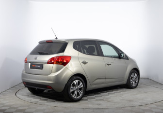 Подержанный автомобиль Kia Venga 2016 года (5 фото)