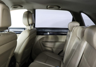 Подержанный автомобиль Kia Sorento 2013 года (11 фото)