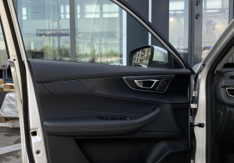 Подержанный автомобиль Chery Tiggo 4 Pro 2024 года (19 фото)