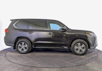 Подержанный автомобиль Lexus LX 2021 года (4 фото)