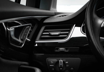 Подержанный автомобиль Audi Q7 2018 года (13 фото)
