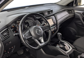 Подержанный автомобиль Nissan X-Trail 2018 года (15 фото)