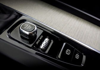 Подержанный автомобиль Volvo XC60 2020 года (28 фото)