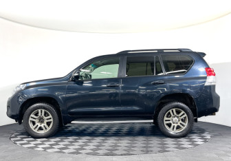 Подержанный автомобиль Toyota Land Cruiser Prado 2011 года (8 фото)