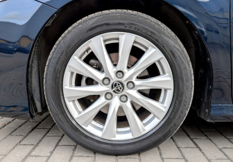 Подержанный автомобиль Toyota Camry Sedan 2018 года (18 фото)