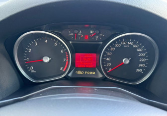 Подержанный автомобиль Ford Mondeo Sedan 2013 года (12 фото)