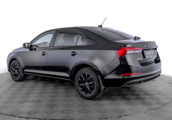 Подержанный автомобиль Skoda Rapid Liftback 2020 года (7 фото)