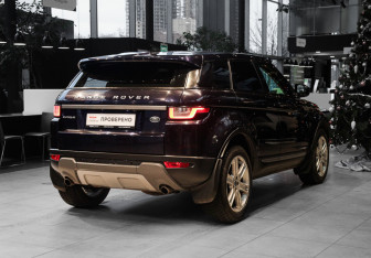 Подержанный автомобиль Land Rover Range Rover Evoque 2017 года (4 фото)