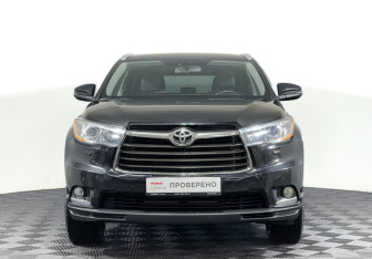 Подержанный автомобиль Toyota Highlander 2014 года (2 фото)