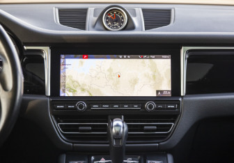 Подержанный автомобиль Porsche Macan 2021 года (17 фото)