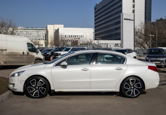Подержанный автомобиль Peugeot 508 Sedan 2012 года (8 фото)