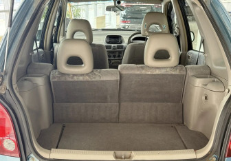 Подержанный автомобиль Toyota Corolla Spacio 1998 года (20 фото)
