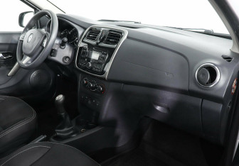 Подержанный автомобиль Renault Logan Sedan 2014 года (5 фото)